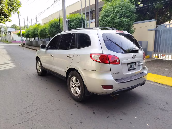 Hyundai Santa Fe 2008 / Diesel 3 Filas, Económica, Donde esta y como está! - Imagen 4