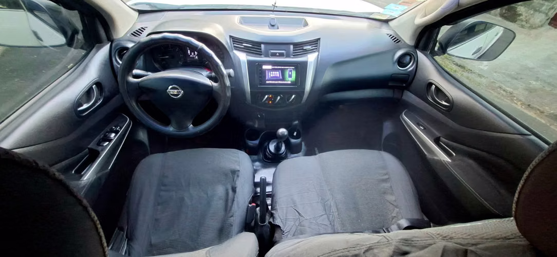 NISSAN NP 300 4X4  - Imagen 5
