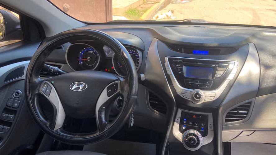Hyundai Elantra 