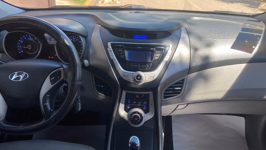 Hyundai Elantra 
