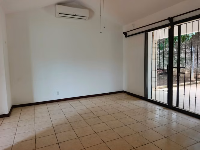 CARRETERA MASAYA KM 12. SE RENTA CASA EN RESIDENCIAL PUERTA DEL SOL - Imagen 11