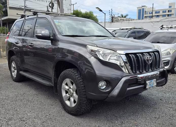 VENDO TOYOTA LAND CRUISER PRADO TX.L 2015 MECÁNICA 4x4