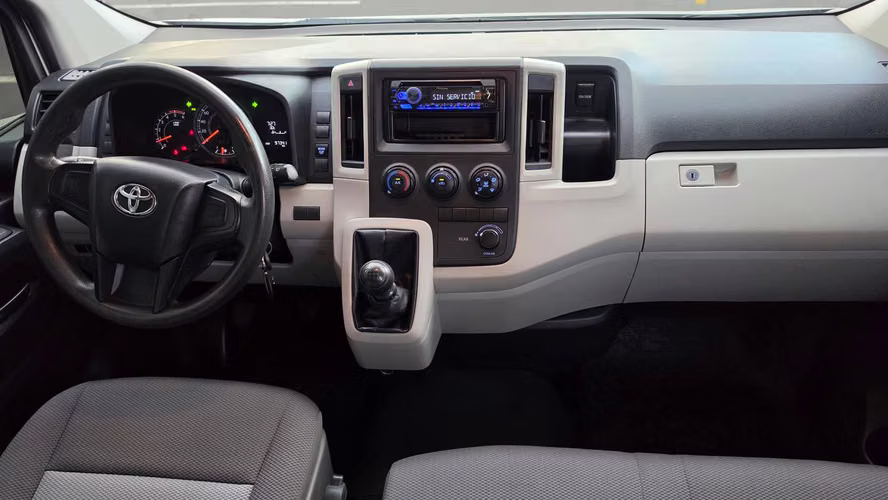 INIGUALABLE TOYOTA HIACE 2023 - Imagen 9