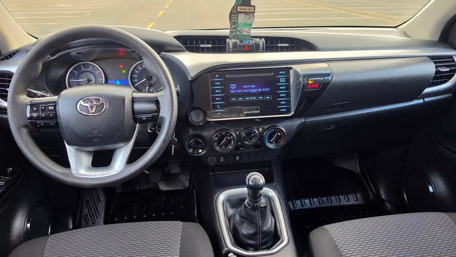 HERMOSA TOYOTA HILUX SR 2023 - Imagen 7