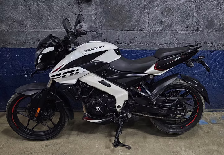 Vendo linda moto Ns200 Año 2024