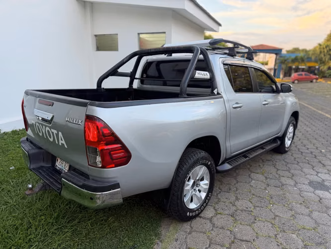 Toyota Hilux 2018 sr  - Imagen 4
