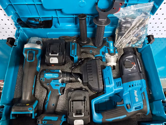 Combo de Herramientas Inalámbricas 4 en 1 Makita - Imagen 1