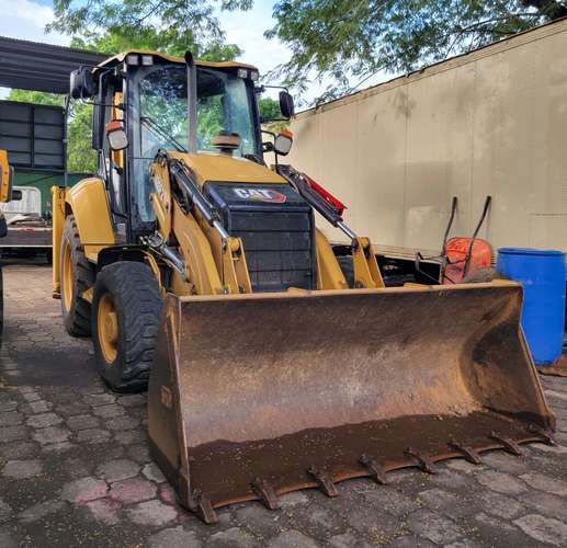 Servicio de Alquiler: Backhoe CAT 426F2 | Renta Seca