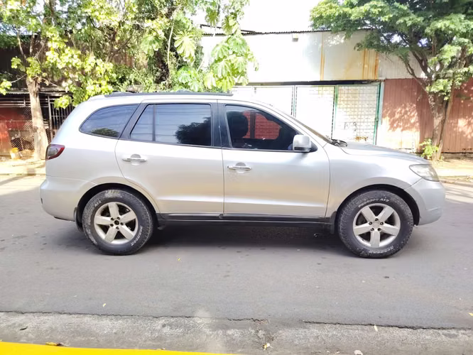Hyundai Santa Fe 2008 / Diesel 3 Filas, Económica, Donde esta y como está! - Imagen 7