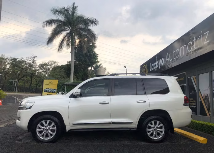 Toyota Land Cruiser 2016