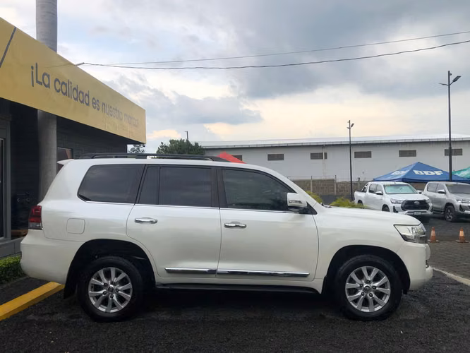 Toyota Land Cruiser 2016