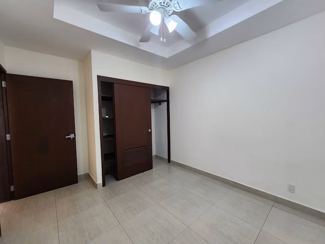  Casa de una planta en renta en Residencial Sierritas de Santo Domingo, Managua – US$ 1,500 - Imagen 8