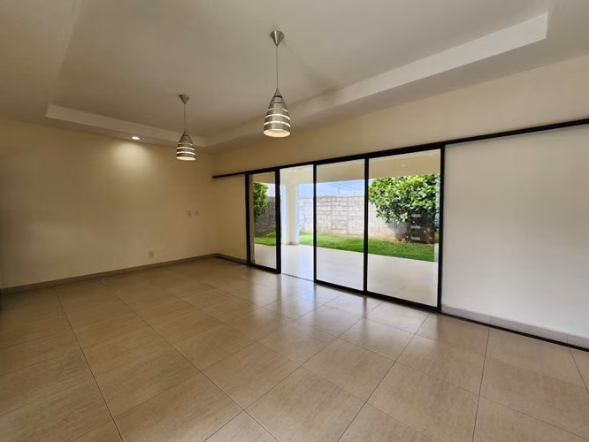  Casa de una planta en renta en Residencial Sierritas de Santo Domingo, Managua – US$ 1,500 - Imagen 13
