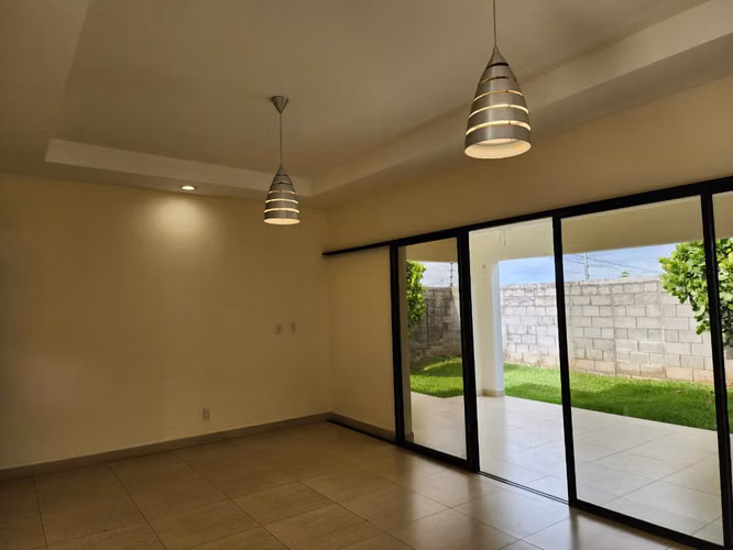  Casa de una planta en renta en Residencial Sierritas de Santo Domingo, Managua – US$ 1,500 - Imagen 7