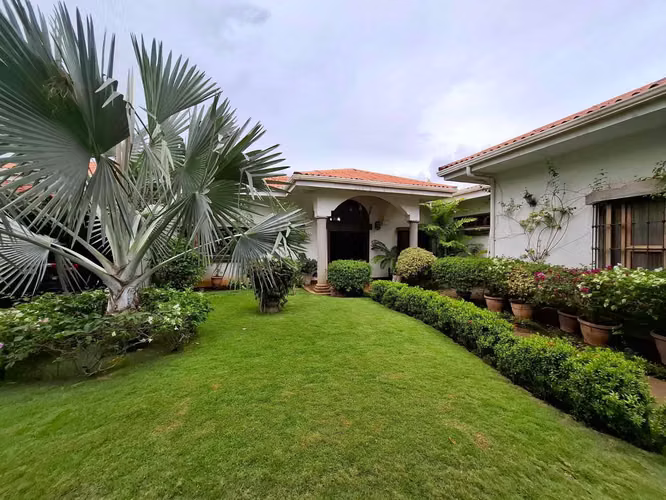 GG !! Venta, casa en Carretera Sur con 1705 Vr2 !!