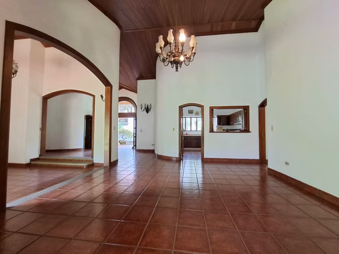 GG !! Venta, casa en Carretera Sur con 1705 Vr2 !! - Imagen 4