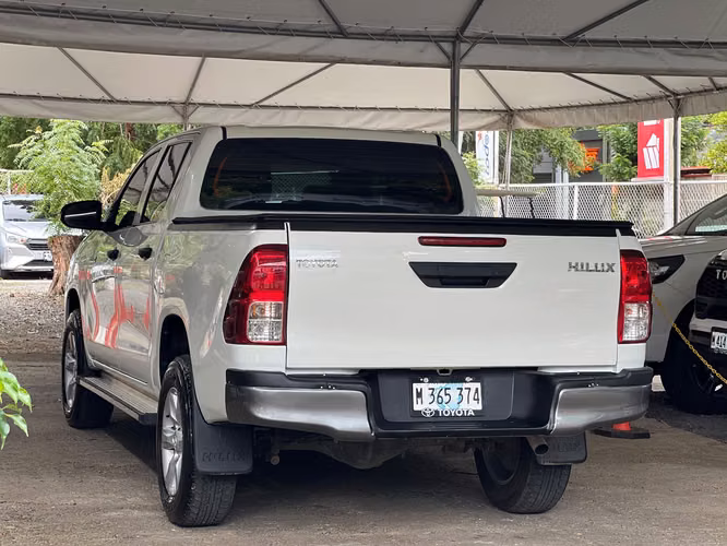 TOYOTA HILUX AÑO 2023 - Imagen 3