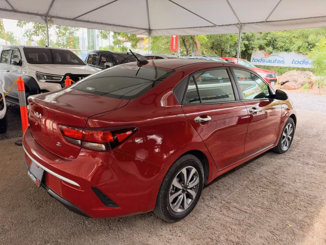KIA RIO LIMITED AÑO 2022 - Imagen 4