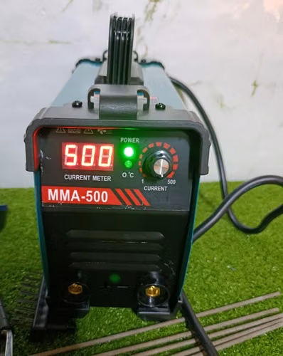 500-amp Makita Inverter welder