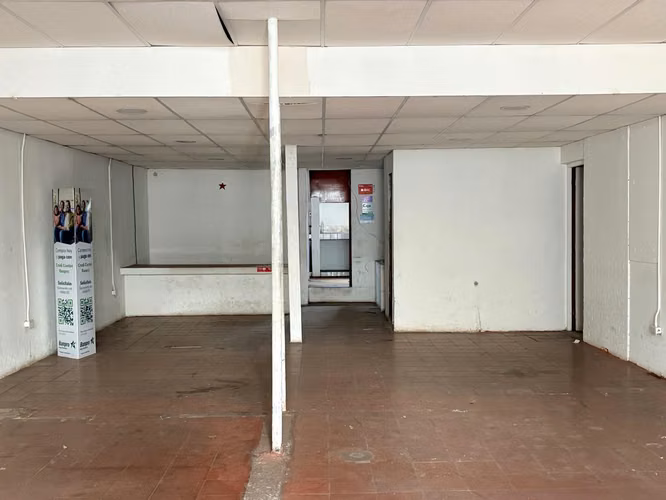 VENTA O RENTA LOCAL COMERCIAL - CALLE PRINCIPAL LAS PALMAS - Imagen 4