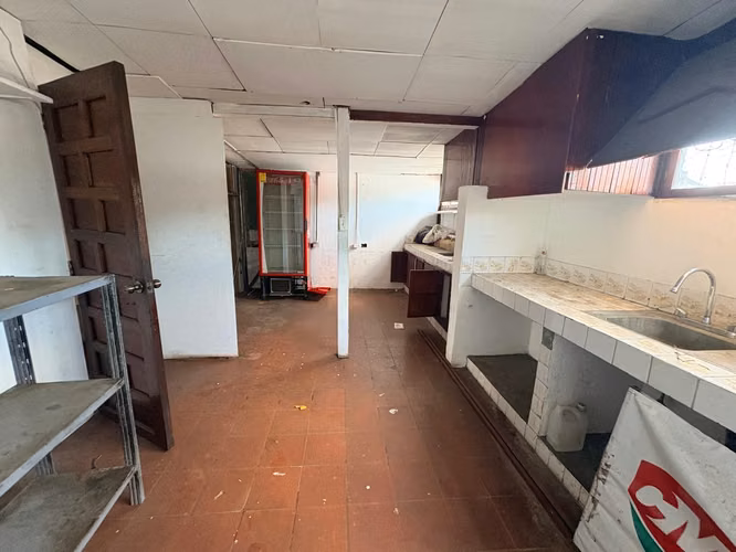 VENTA O RENTA LOCAL COMERCIAL - CALLE PRINCIPAL LAS PALMAS - Imagen 10