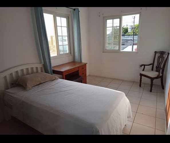 Habitación amueblada con acceso a áreas comunes - Imagen 2