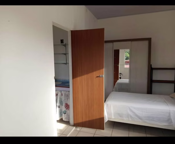 Habitación amueblada con acceso a áreas comunes - Imagen 3