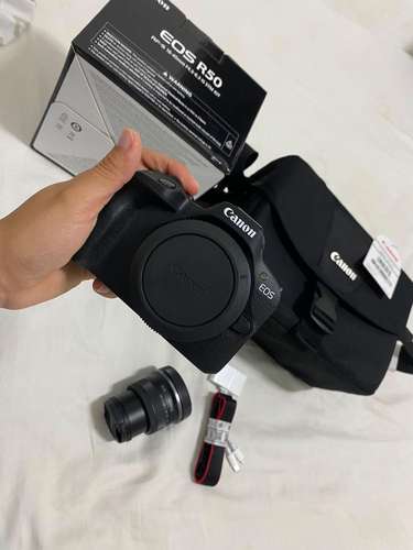 Canon camera R50