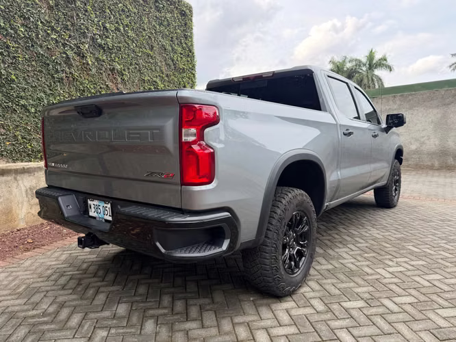 CHEVROLET SILVERADO ZR2 - 2023 - Imagen 5