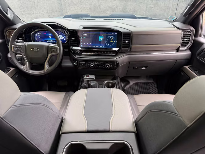 CHEVROLET SILVERADO ZR2 - 2023 - Imagen 10
