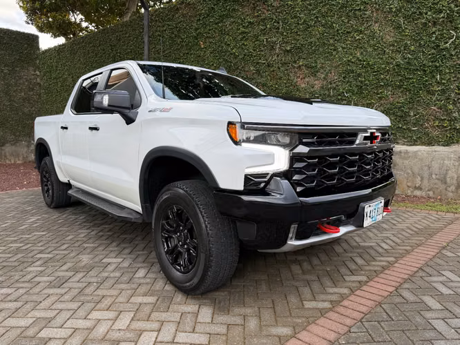 CHEVROLET SILVERADO ZR2 - 2024