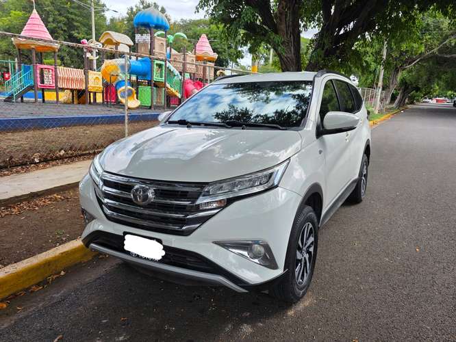 VENDO TOYOTA RUSH INTERMEDIA !ÚNICO DUEÑO¡ TODOS SUS MANTENIMIENTOS EN CASA COMERCIAL.