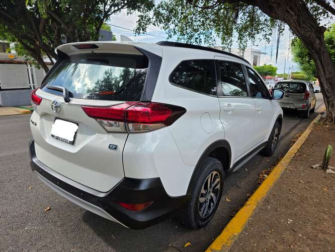 VENDO TOYOTA RUSH INTERMEDIA !ÚNICO DUEÑO¡ TODOS SUS MANTENIMIENTOS EN CASA COMERCIAL. - Imagen 10