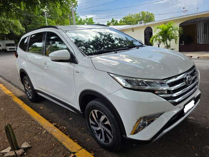 VENDO TOYOTA RUSH INTERMEDIA !ÚNICO DUEÑO¡ TODOS SUS MANTENIMIENTOS EN CASA COMERCIAL. - Imagen 6
