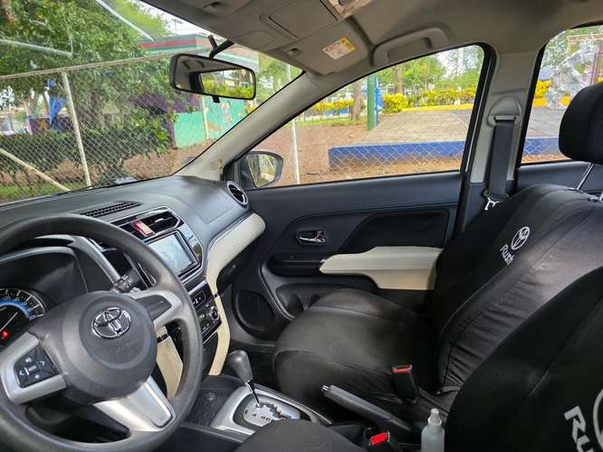 VENDO TOYOTA RUSH INTERMEDIA !ÚNICO DUEÑO¡ TODOS SUS MANTENIMIENTOS EN CASA COMERCIAL. - Imagen 12