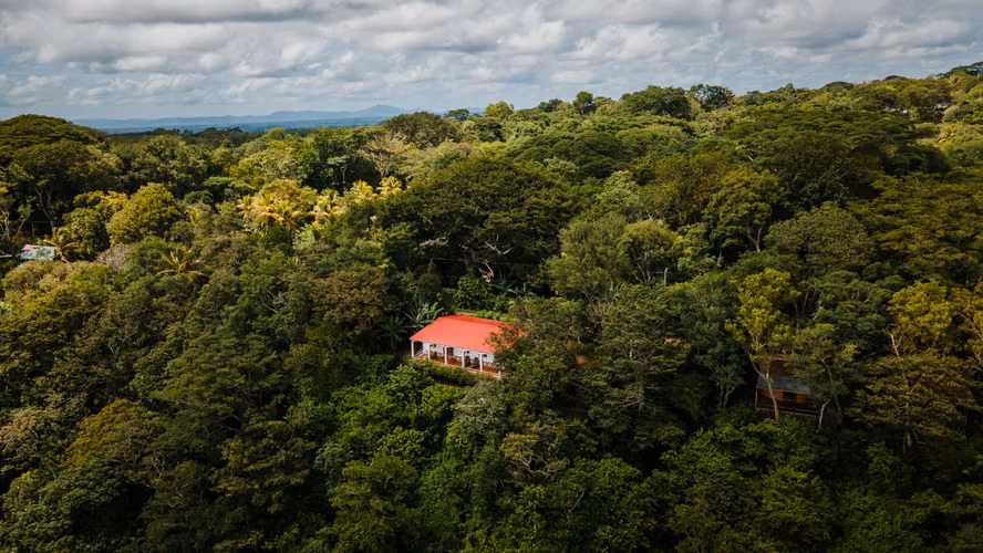 Panoramic Lake View House for Sale in Laguna de Apoyo, Nicaragua - Imagen 4