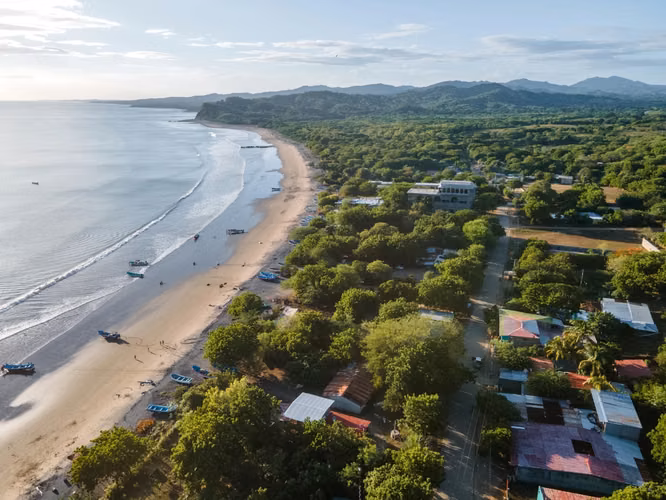 Beachfront Lot for Sale in Playa El Astillero, Nicaragua - Imagen 1