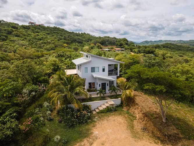 Casa Loma del Mar   Modern Ocean View Home for Sale in Playa Guasacate, Nicaragua - Imagen 2