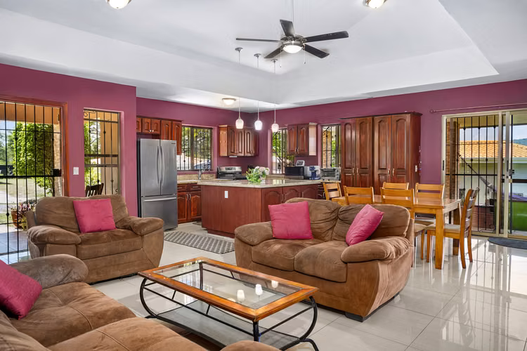 Family Home with Private Pool for Sale in San Juan del Sur, Nicaragua - Imagen 12