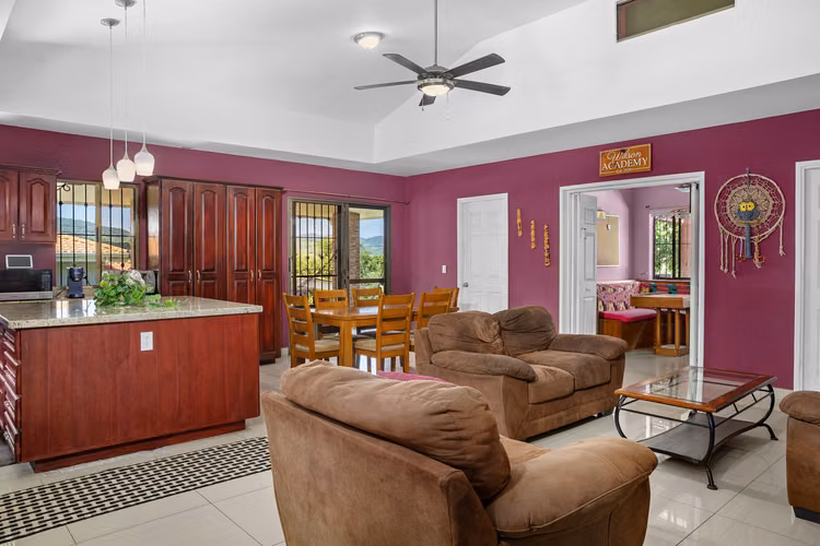 Family Home with Private Pool for Sale in San Juan del Sur, Nicaragua - Imagen 13