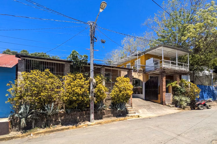 Turnkey Rental Income Property in San Juan del Sur   Home and 5 Fully Furnished Apartments - Imagen 11