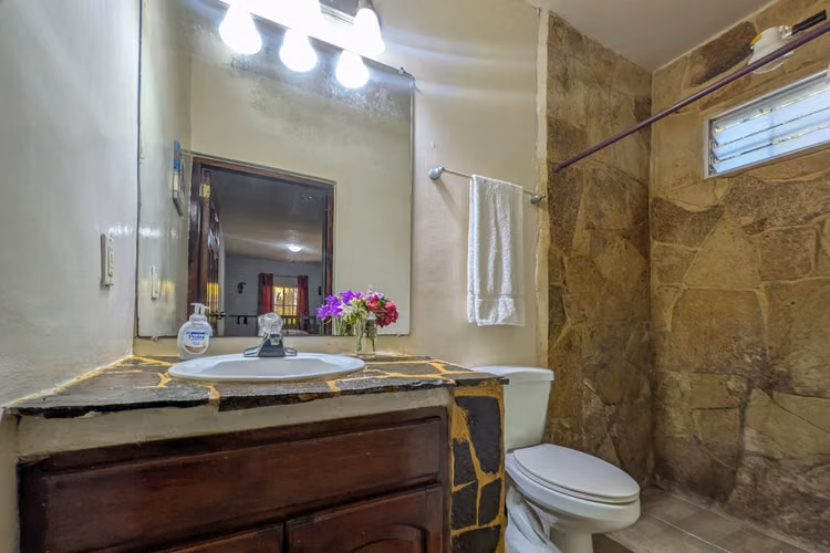 Turnkey Rental Income Property in San Juan del Sur   Home and 5 Fully Furnished Apartments - Imagen 10