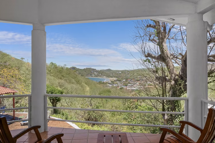 House for Sale in San Juan del Sur with Pool and Town Views - Imagen 15
