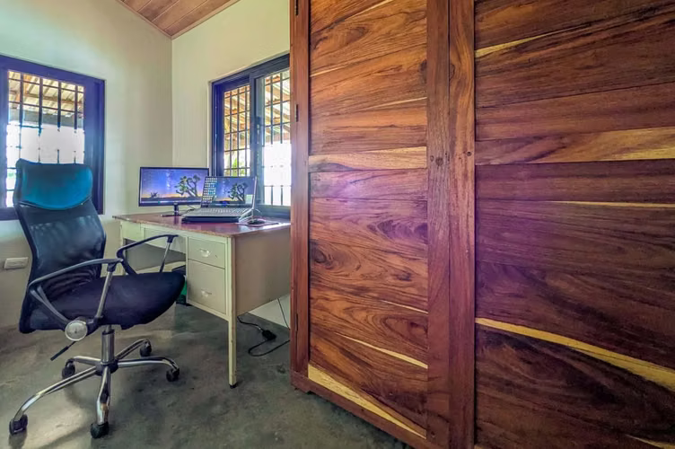 Eco Friendly Home With Pool, Guest Suite, Scenic Vistas   Equestrian Potential - Imagen 14