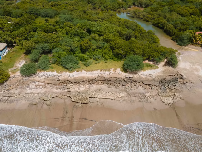 Oceanfront Property, Close to the Waves of Popoyo and Santana - Imagen 11