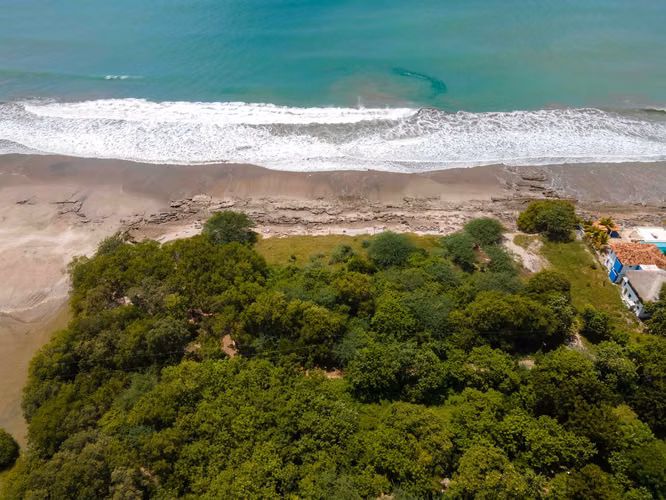Oceanfront Property, Close to the Waves of Popoyo and Santana - Imagen 12