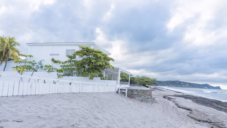 Oceanfront Home in Playa Popoyo, Nicaragua - Imagen 12