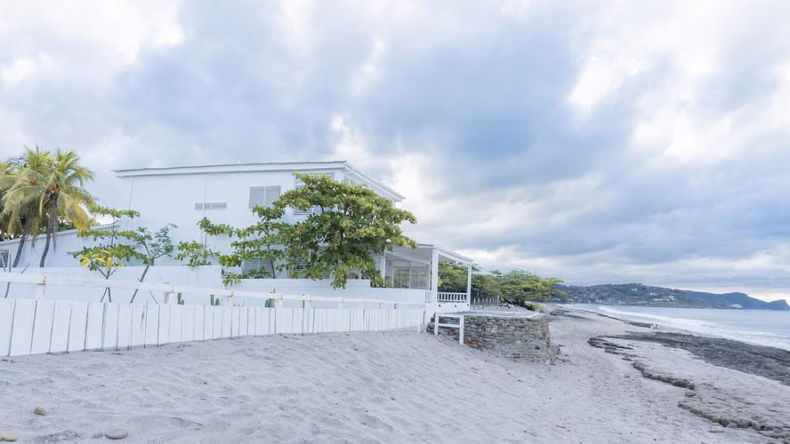 Oceanfront Home in Playa Popoyo, Nicaragua - Imagen 11