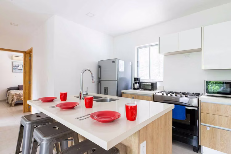 Fully Furnished 2BR Condo with Pool Access   Ideal for Airbnb Hosting - Imagen 15