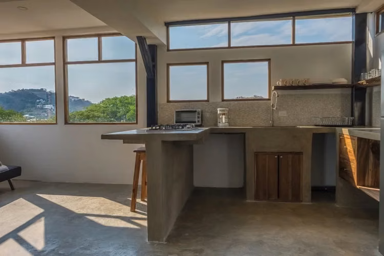 A multi unit property offering ocean views, right in the center of San Juan Del Sur, Nicaragua. - Imagen 9